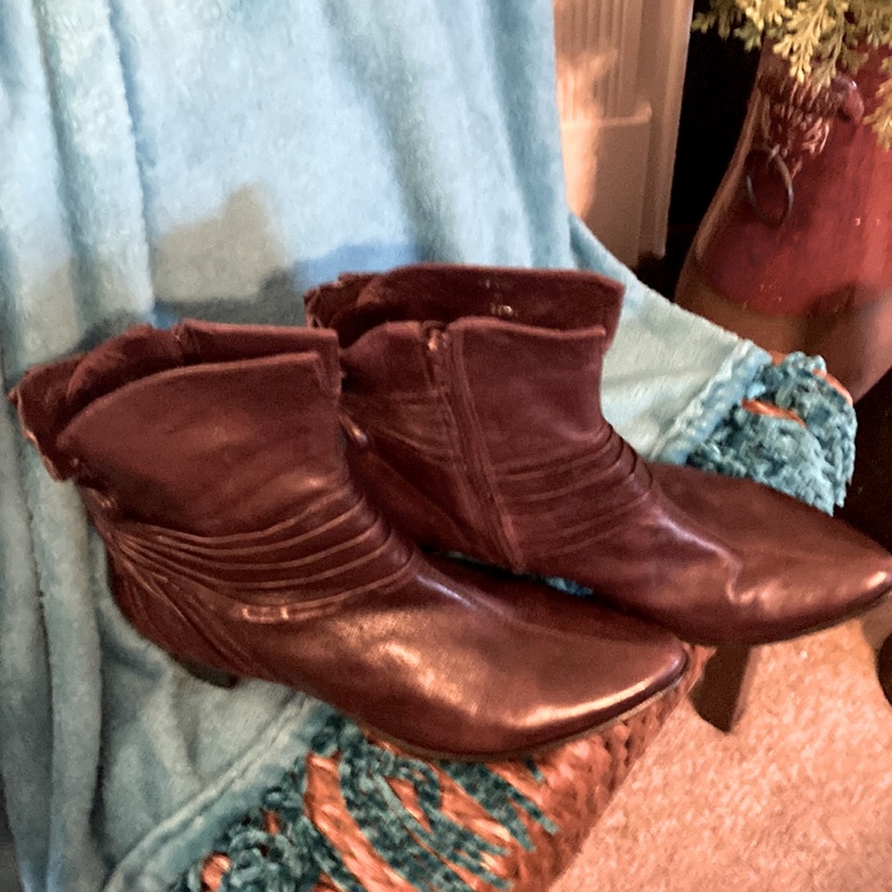 Everybody soft leather boots